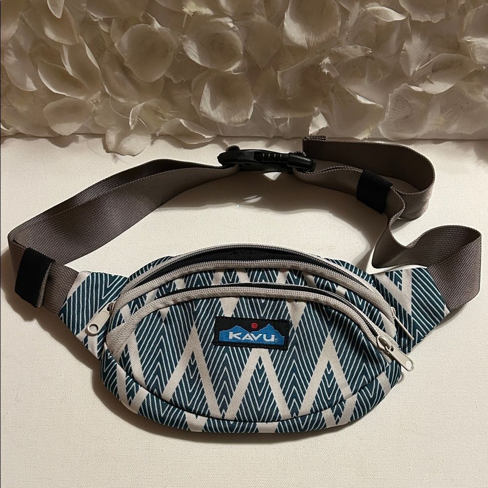 Kavu Belt Bag in Blue and Gray Pattern